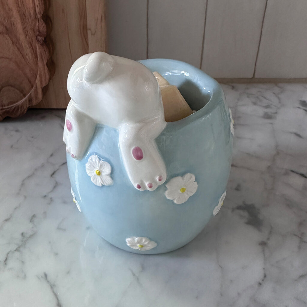 Scentsy's March warmer of the month is the perfect easter bunny addition