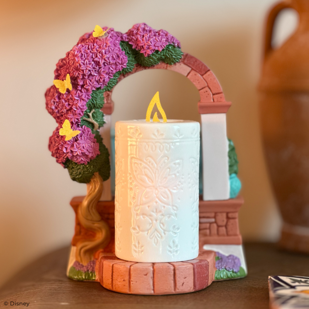 Encanto warmer that looks like the magical candle
