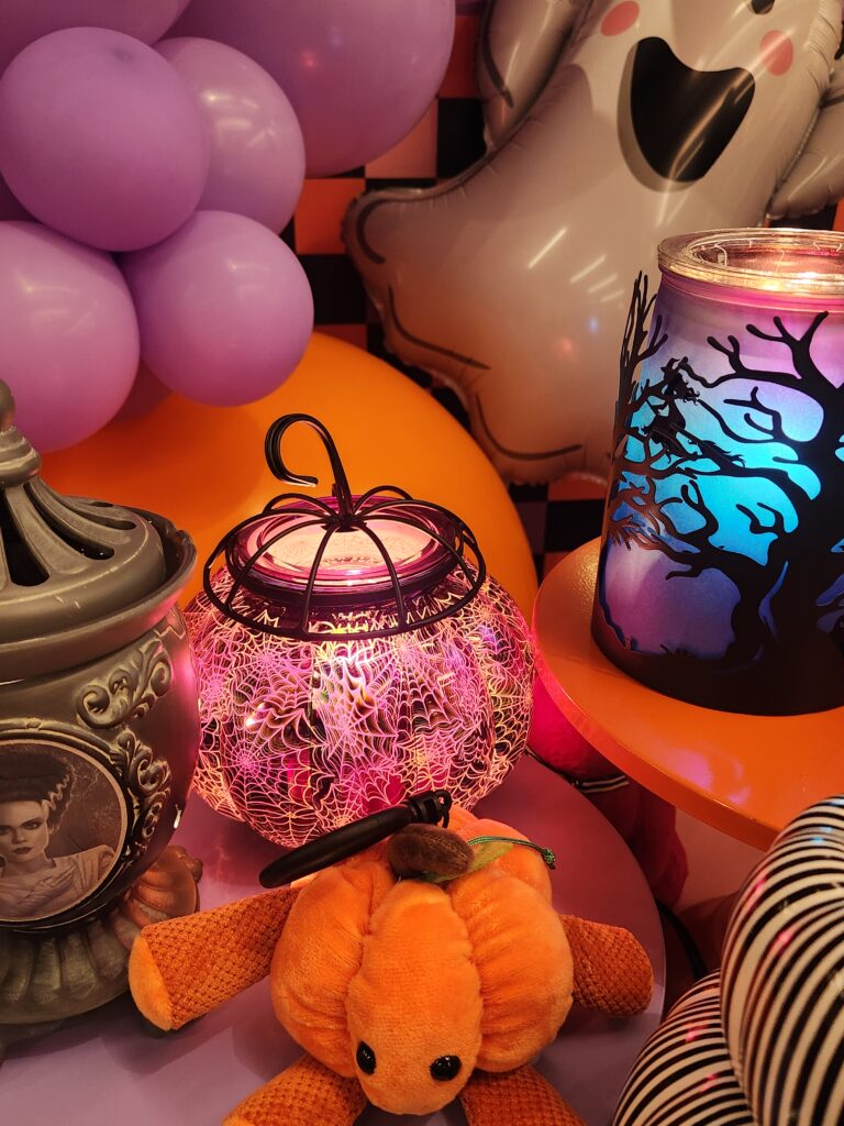 Tangled web scentsy warmer
