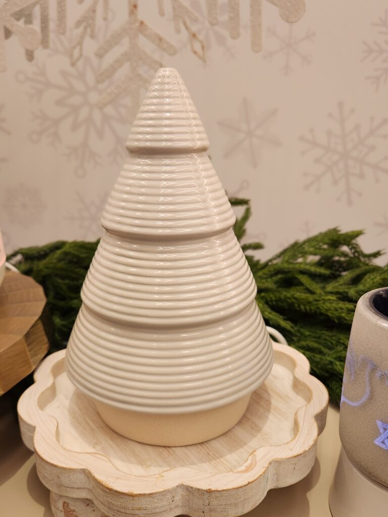 Scentsy Nordic pine warmer white