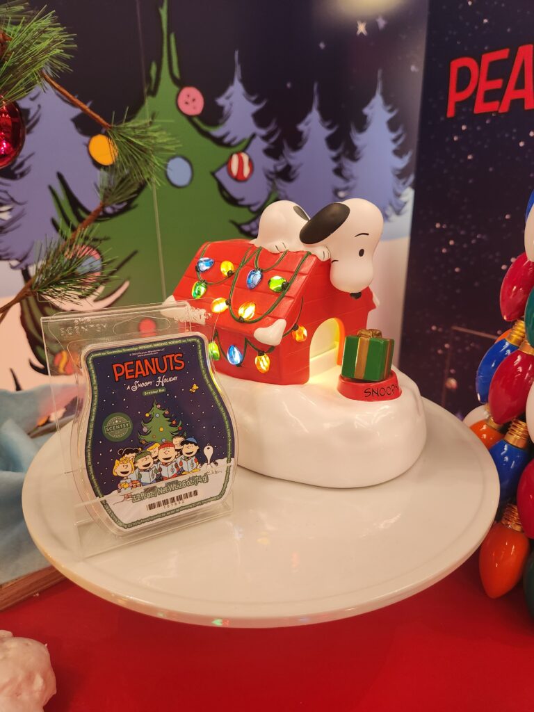Snoopy's Cozy Christmas scentsy warmer
