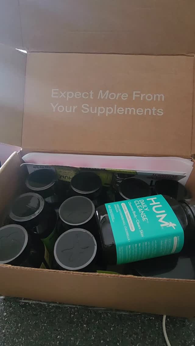 Wellness era: activated. Here’s what I grabbed this month + why. LMK if you take any of these too! $20 off your first order. Link in bio

#humnutrition #humvitamins #selfcare #vitaminhaul #unboxing #xoxoamberg #wellnessjourney #vitaminstack #takingcareofme