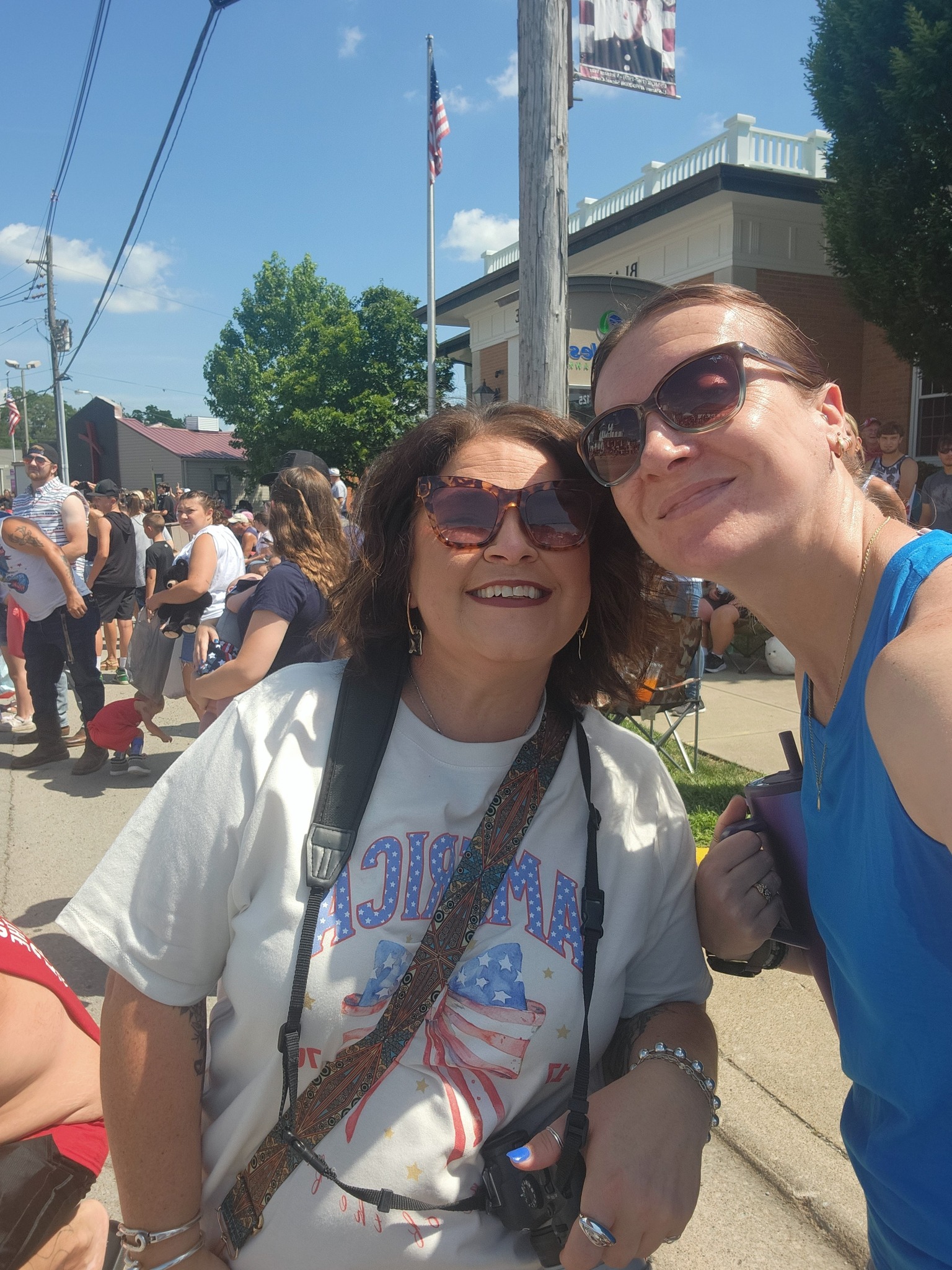Happy 4th everyone!
I walked up to the parade for only 2 reasons 
1) to see my bestie because it is tradition
2) to get a damn onion. #ifykyk 

And I ate the whole onion myself.  I may regret that choice later. But for now, no regrets. 

Have a great day everyone. Make sure to keep all fingers on your hands.