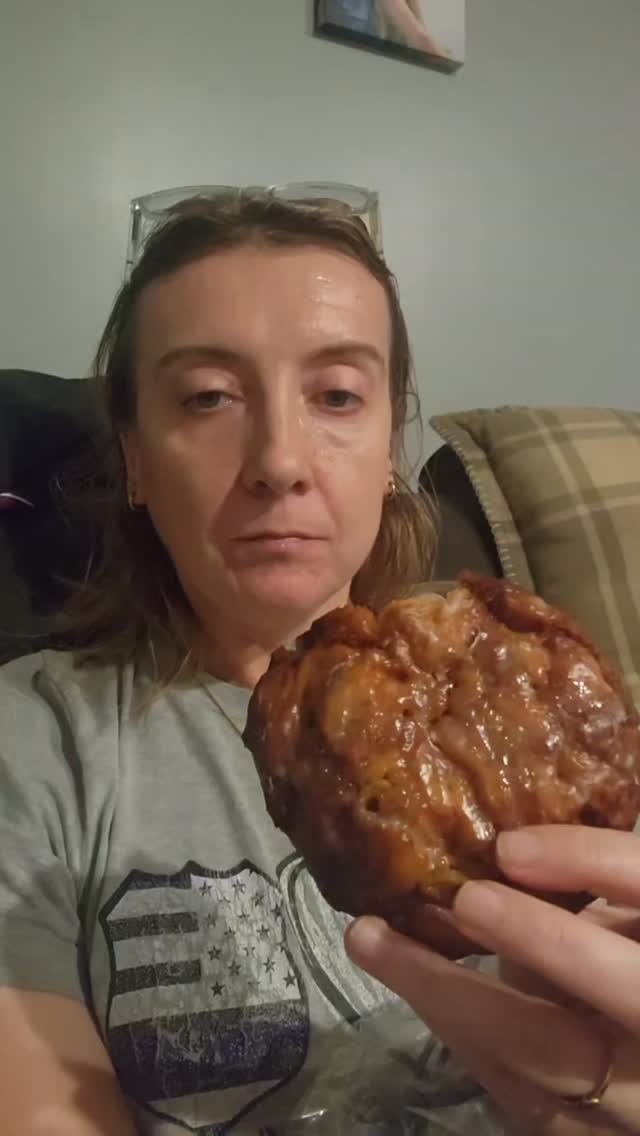 Not as good as Tim Horton,  but a good 2nd or 3rd place. 

#xoxoamberg #applefritters #foodreview #kroger #timhorton