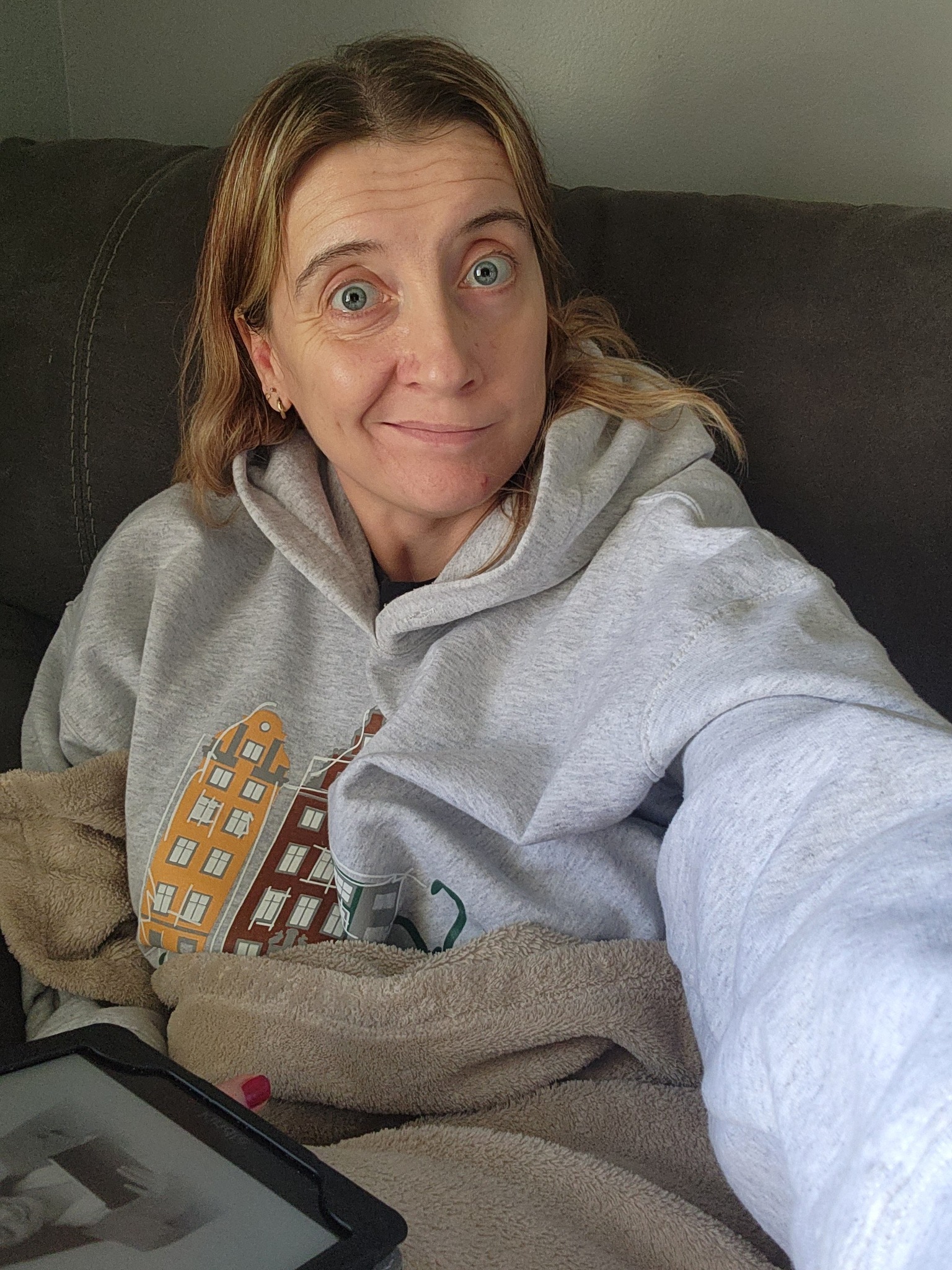 The constant struggle of, I need/want to leave vs I don't want to leave my cozy couch and blanket. #firstworldproblems 

Sigh, time to get ready to leave.