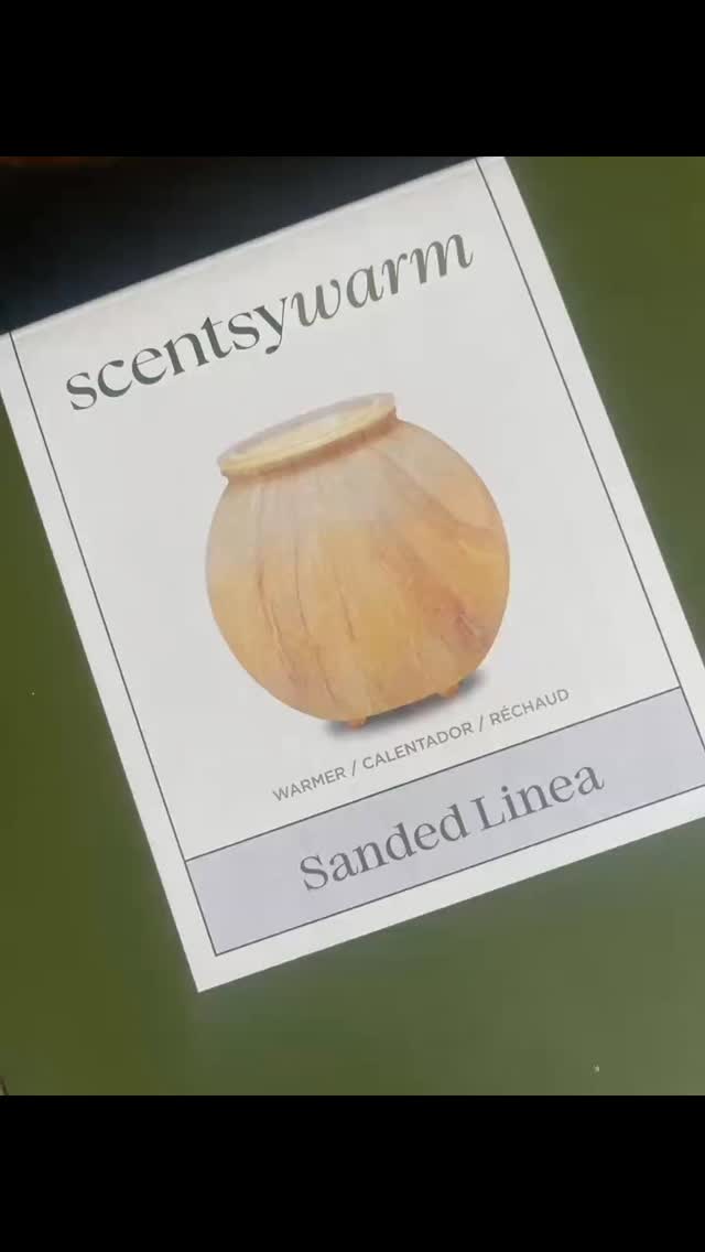 She's so pretty.  Simple, but stunning. 
#xoxoamberg #homedecor #scentedhome