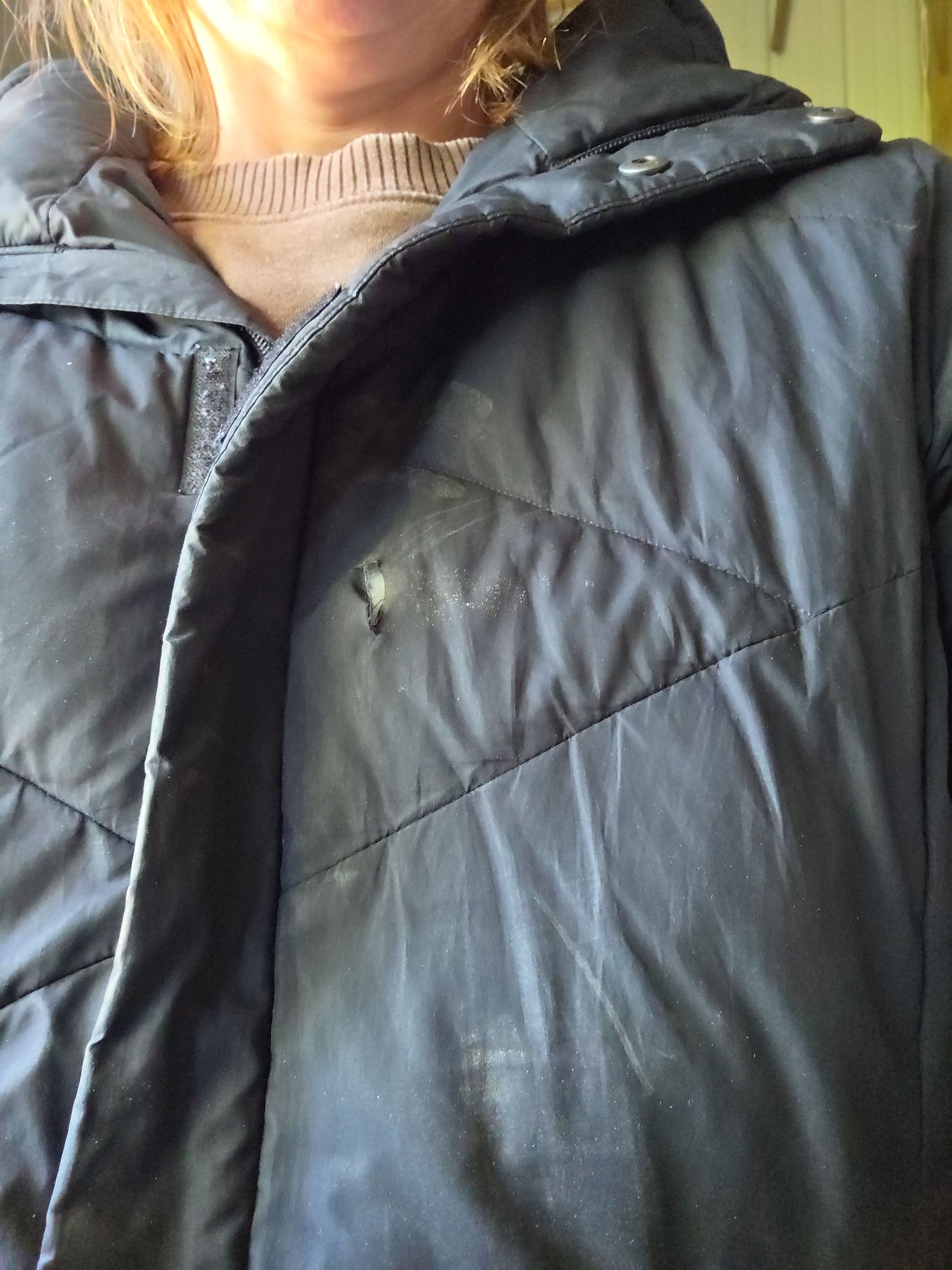 Ok im super mad. I ripped my coat at the yard sale. 
Anyone know how or who can fix?
Hey @columbia1938 have a suggestion,  can you help.