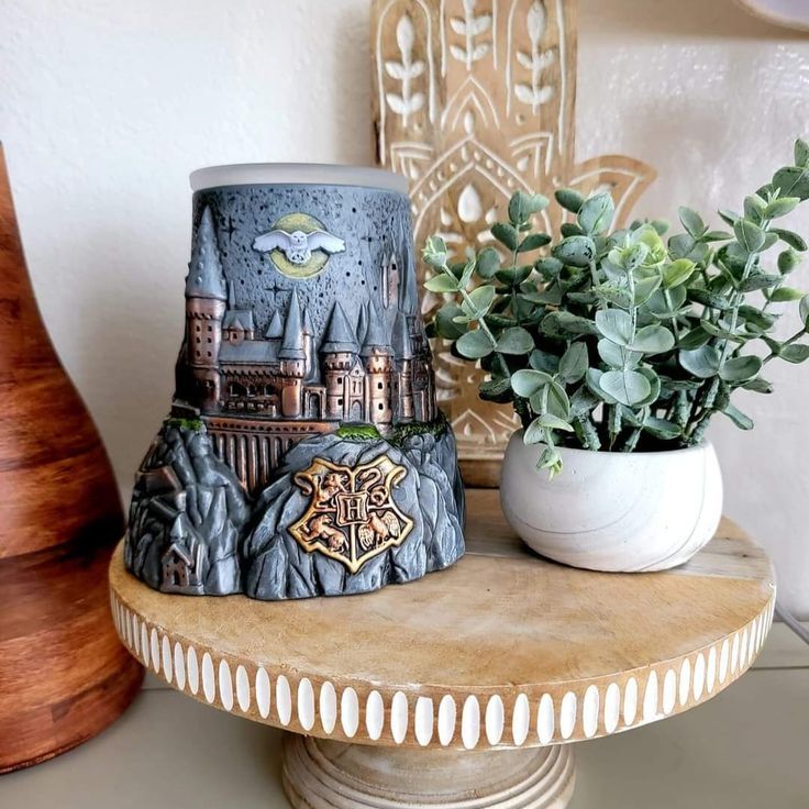 Two Deals Today!
Like that? I just made it up.

Ok, my two deals today are
☕Golden Garland scentsy swipes. 
They are half off (so like who cares just grab them), they are super super great at glass and mirrors, along with counters, sinks, car dashes, everything. The scent is fall-ish... but not so fall you can't use in the summer.  I have a container in the kitchen and in the bathroom to just grab, clean, go.  Seriously.

🧙‍♂️Hogwarts warmers. 
This is one of my favorite.  Really!  The antique look of it. All the little lights in the windows and stars. The details.  It is such a neat neat warmer. Oh and only $30...um WTF! 

Only while supplies last.