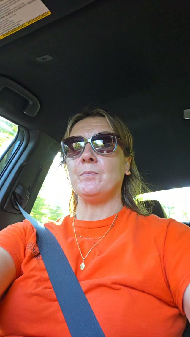 Shift 4? Am I in charge?
#xoxoamberg #parttimejob #newhire #followalong