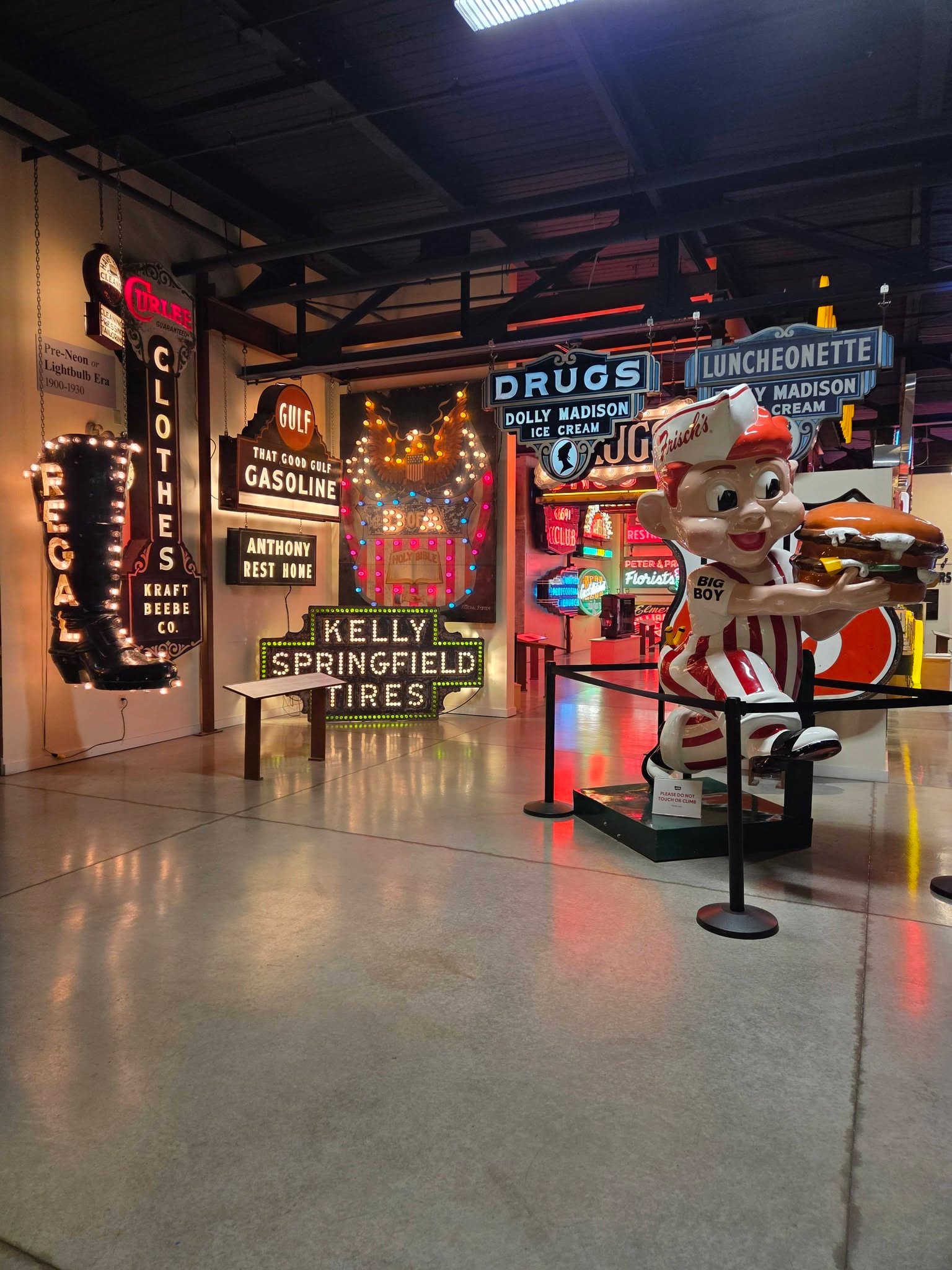 What do you do on a rainy day in an empty nest life? 
You go to the American Sign Museum.
It was really neat. I feel like you could walk it 10xs and still not see everything.